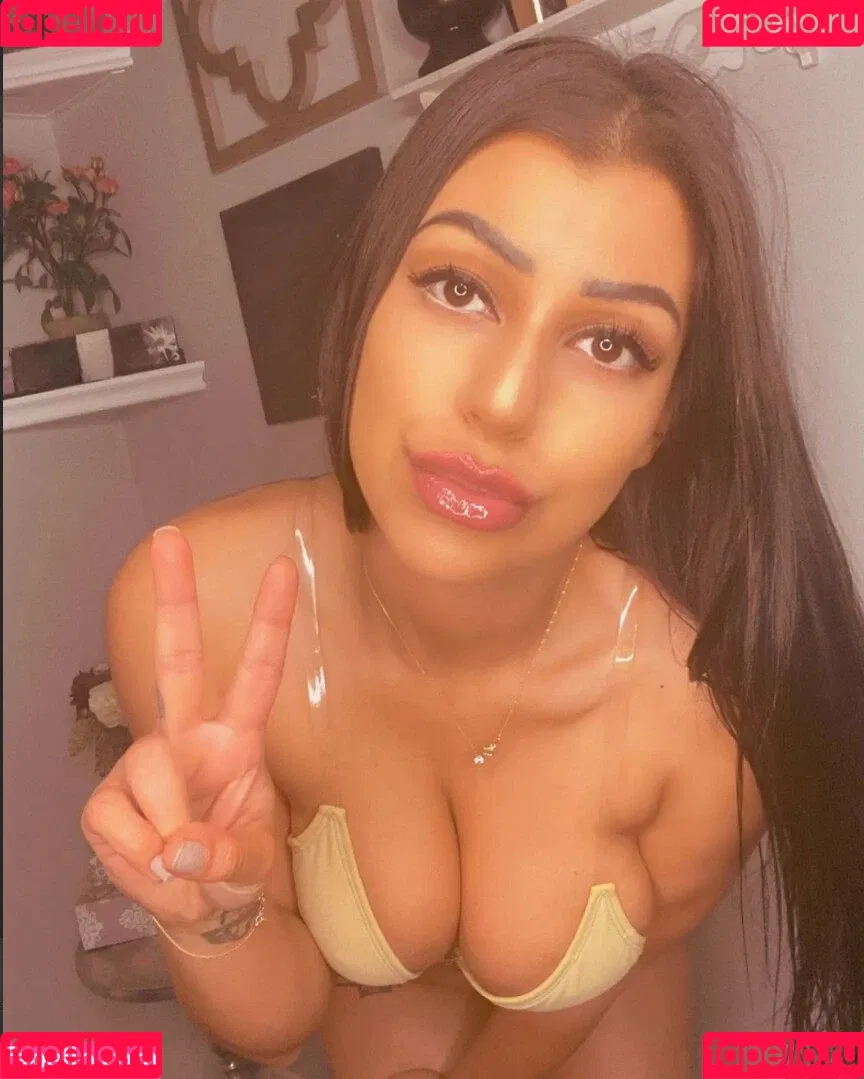 Délice Nadia Onlyfans Photo Gallery